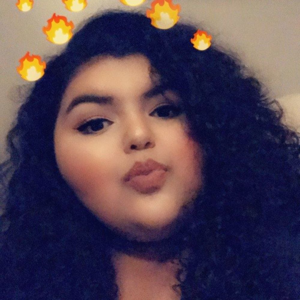 Meet your Posher, Valeria